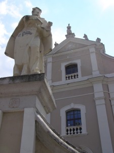 Тринитарский костёл в городе Каменец-Подольский. 